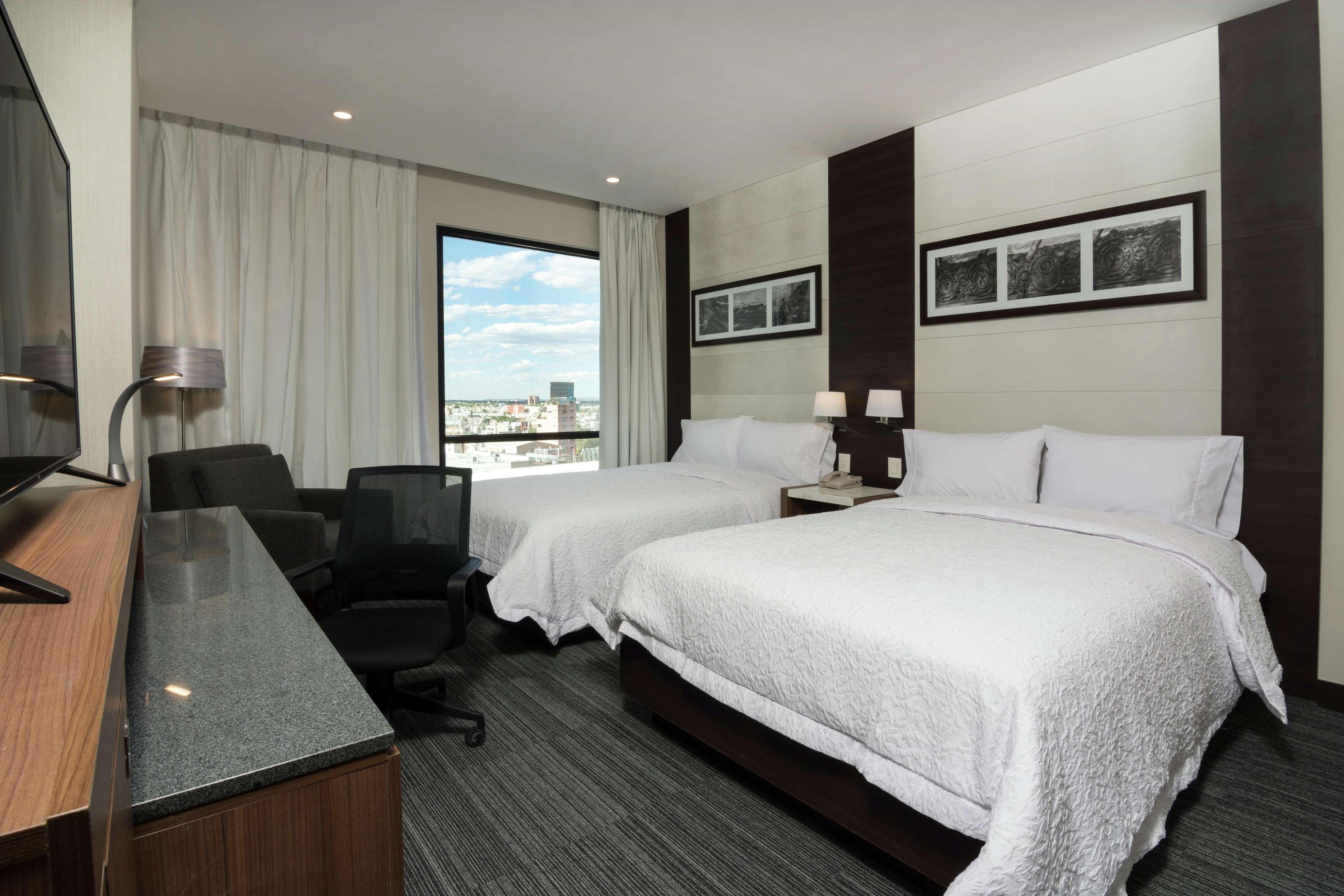 Hampton Inn And Suites San Luis Potosi Slp Kültér fotó