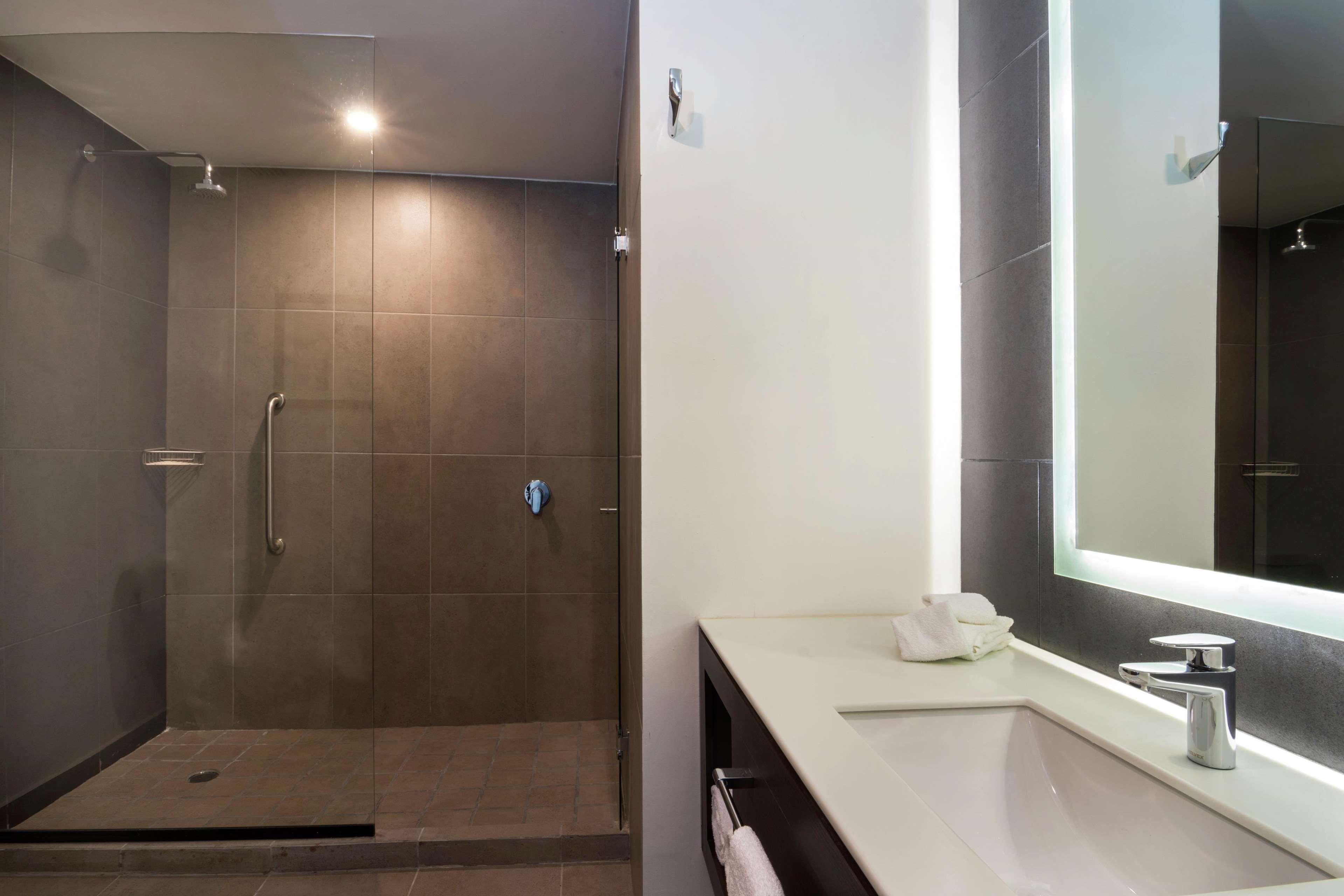 Hampton Inn And Suites San Luis Potosi Slp Kültér fotó